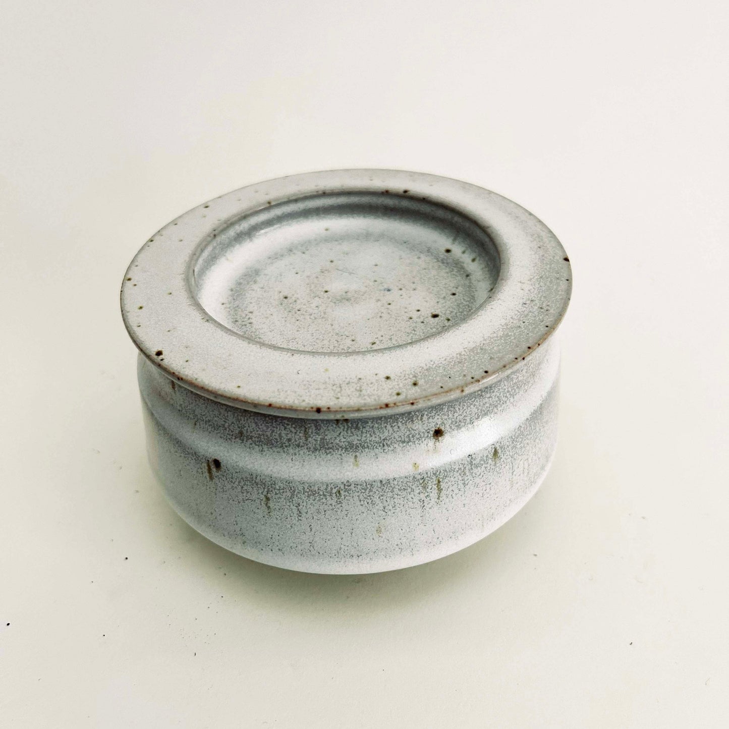 Wide Angular Lidded Containers in Buttermilk White