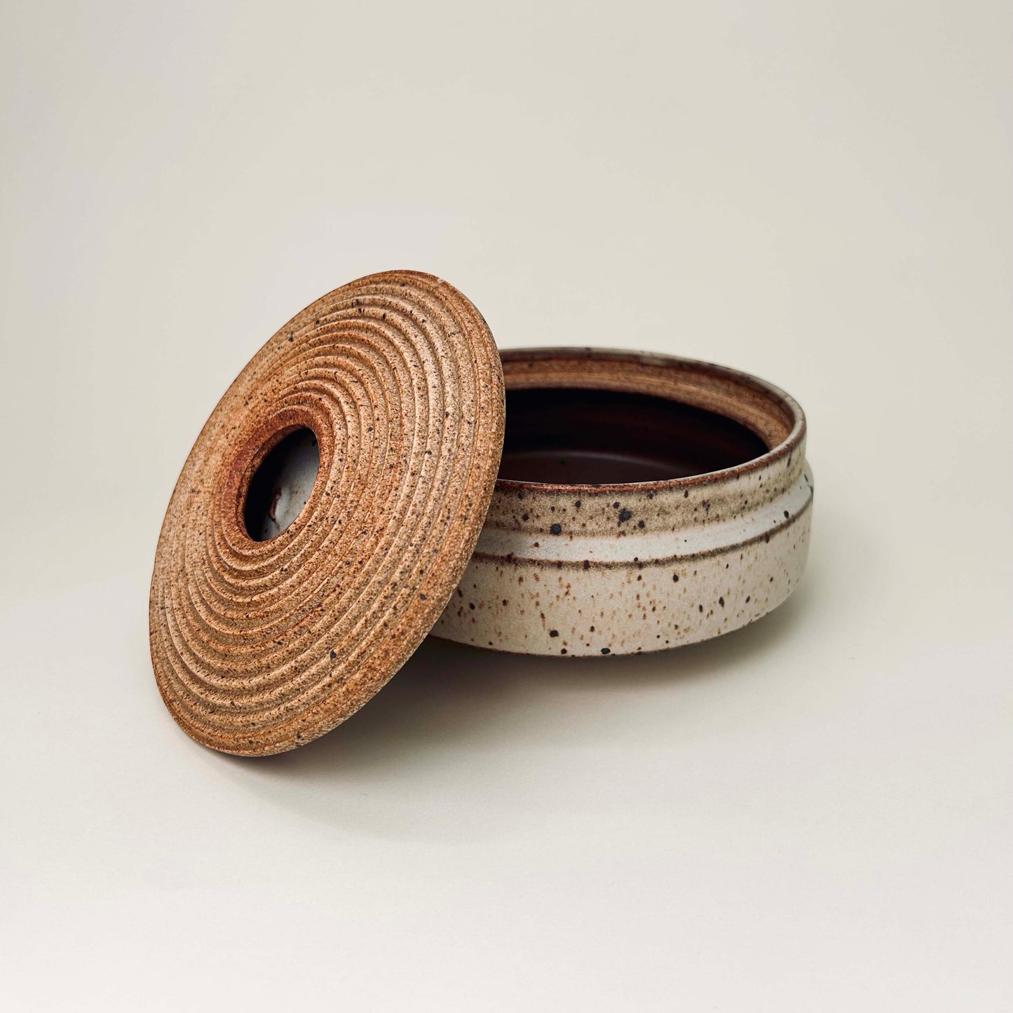 Wide, Textured Lidded Vessel in Mocha White
