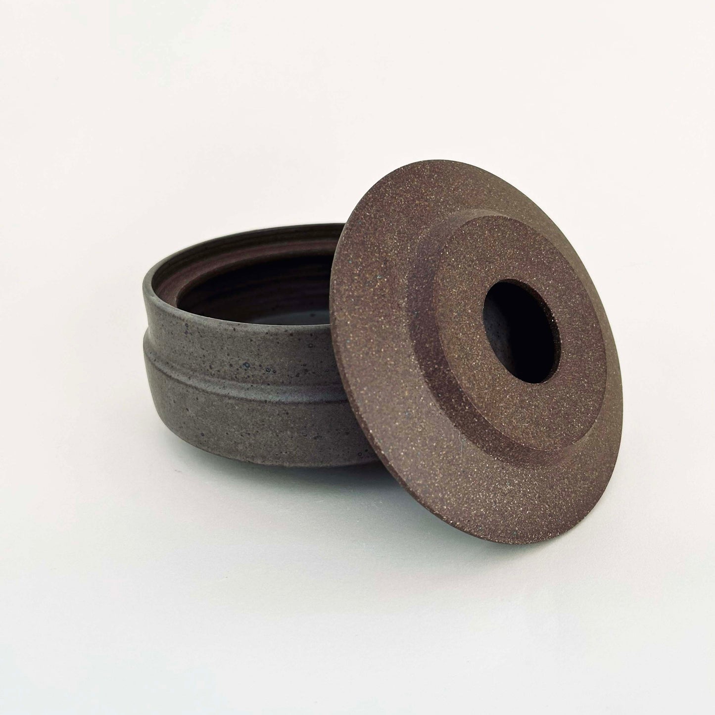 Wide Angular Lidded Vessel in Griege