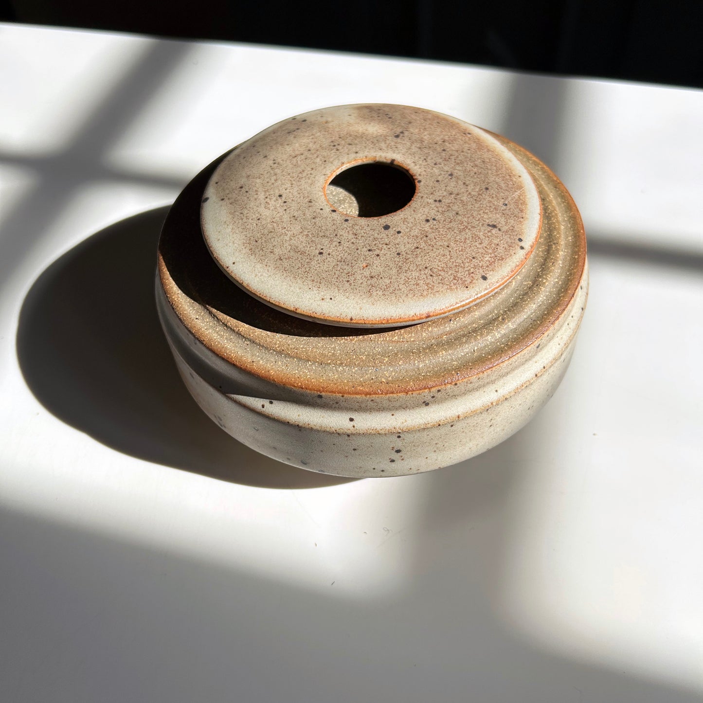 Lidded Vessel w/ Ribbed Collar in Rust White