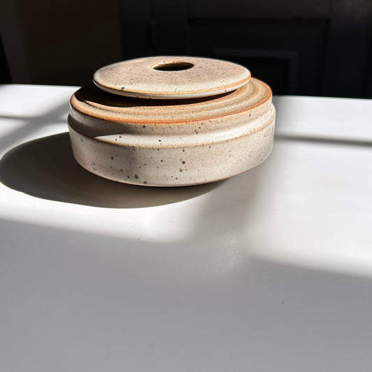 Lidded Vessel w/ Ribbed Collar in Rust White