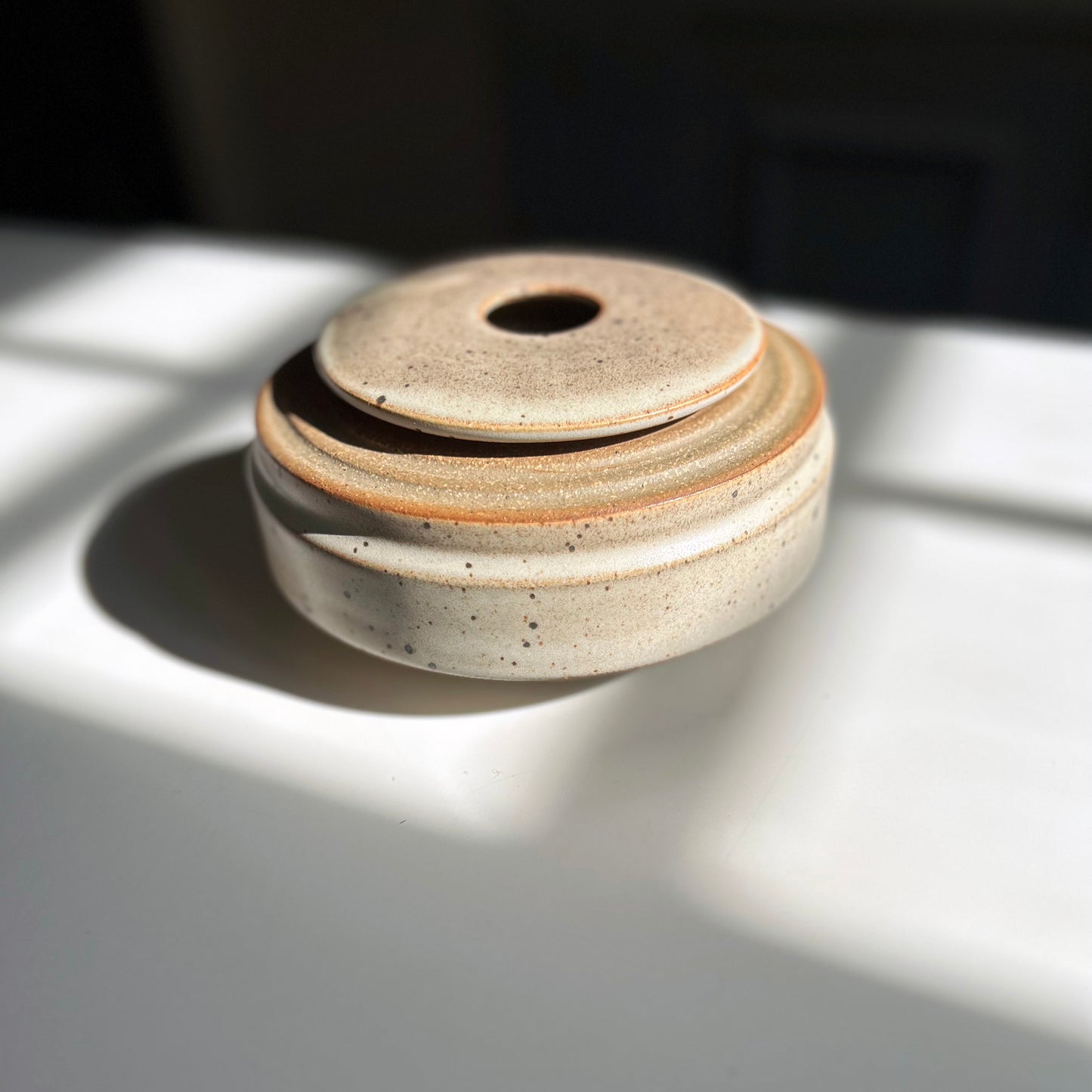 Lidded Vessel w/ Ribbed Collar in Rust White