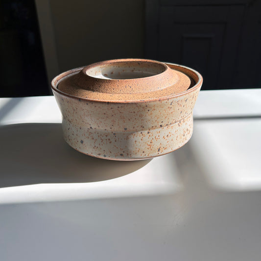 Wide, Angular Lidded Vessel, Rust Cream