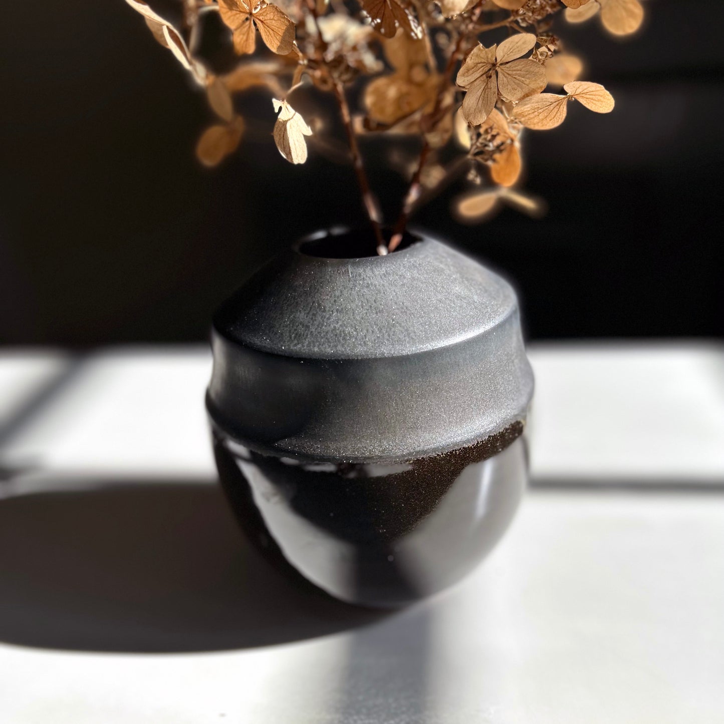 Two-toned Vase in Matte Black/Oil Spot