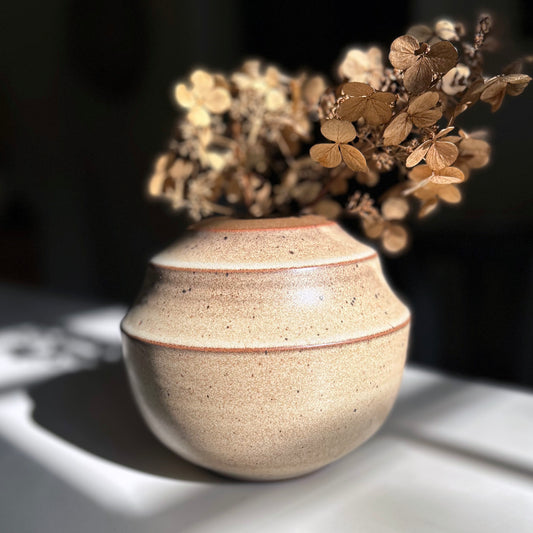 Vase in Rust White