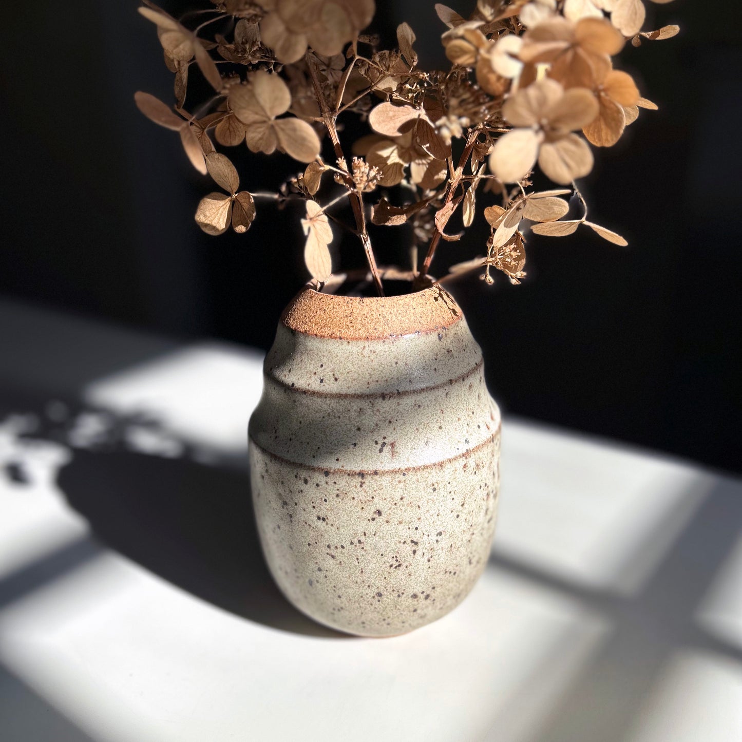 Vase in White Gray