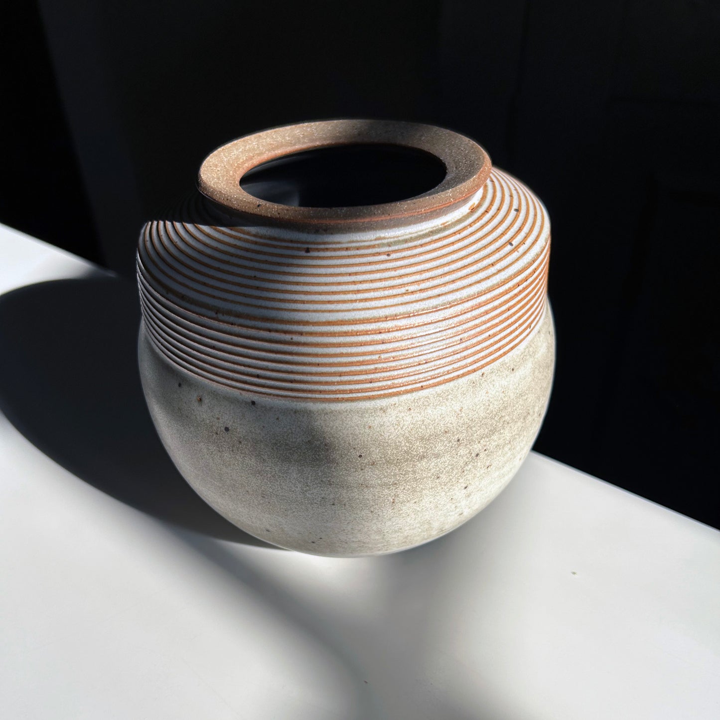 Round Textured Vase in White Gray