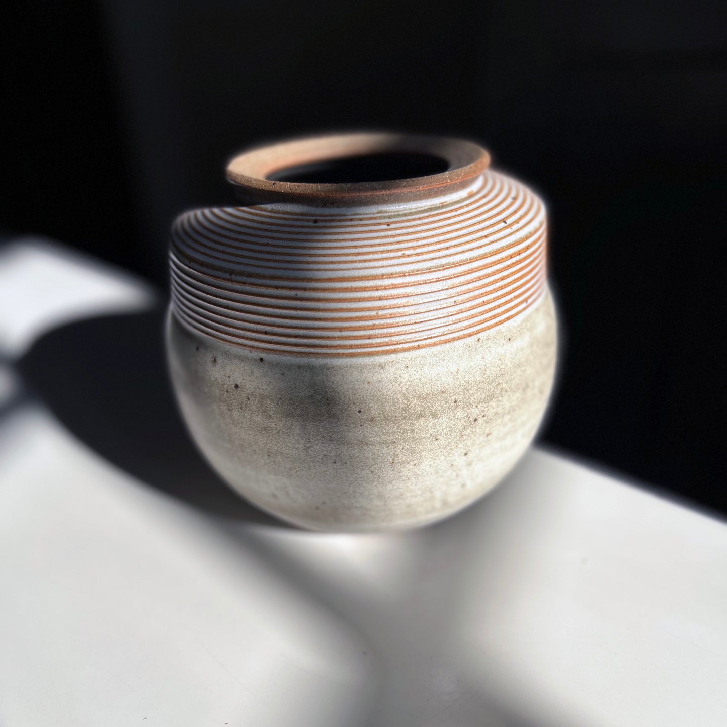 Round Textured Vase in White Gray