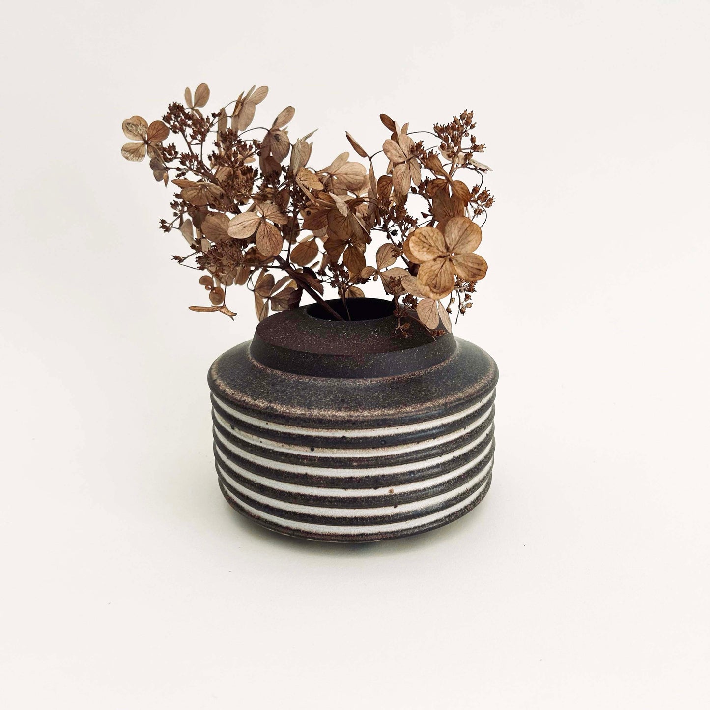 Cylindrical Ribbed Vase in Mocha Cream