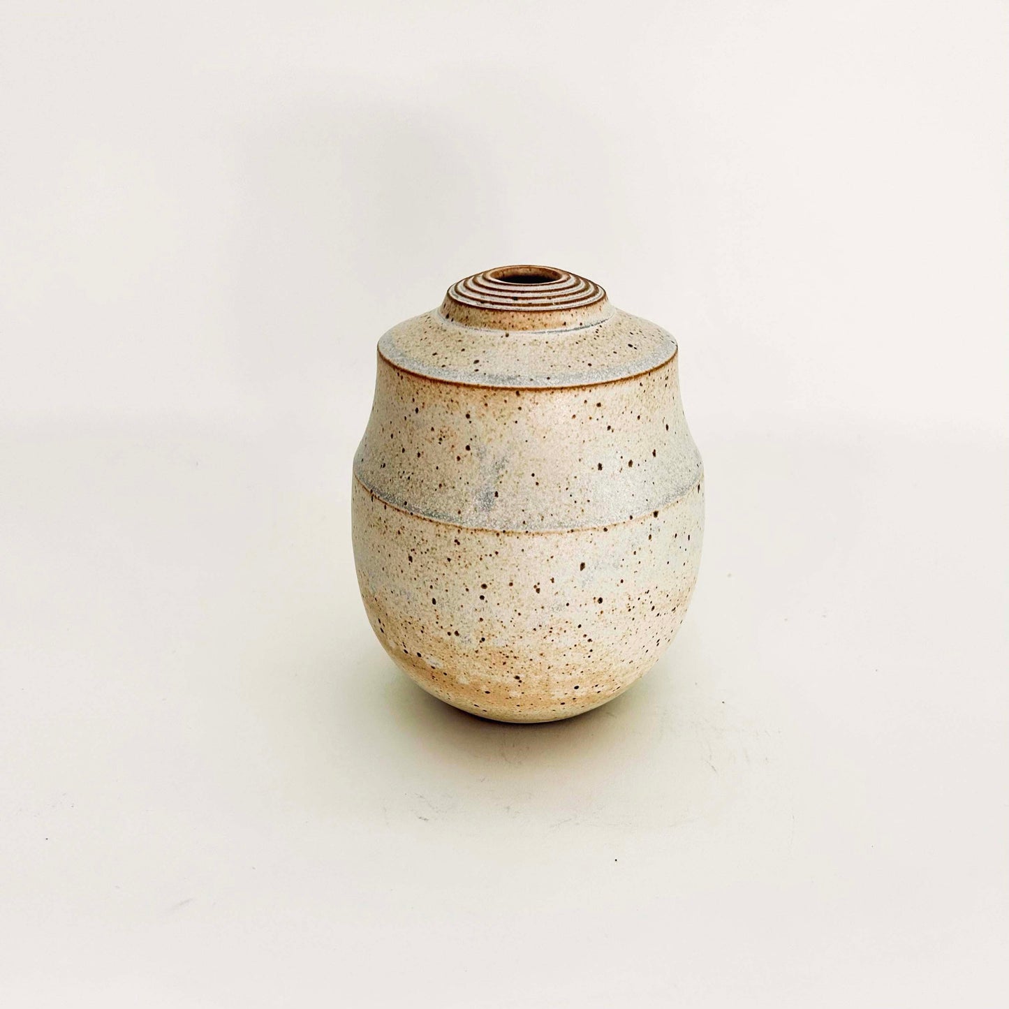 Textured Collared Vase in Cotton White