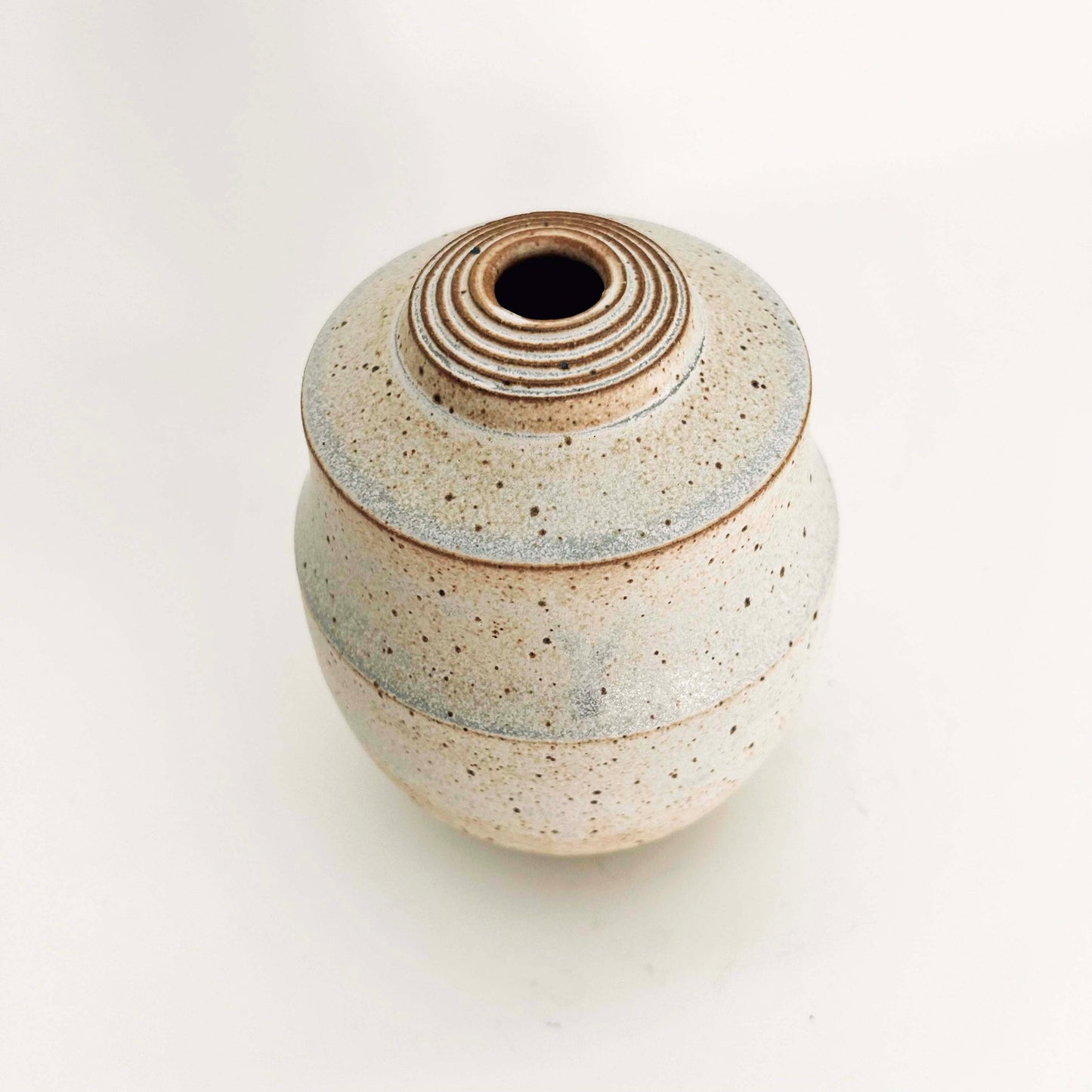 Textured Collared Vase in Cotton White