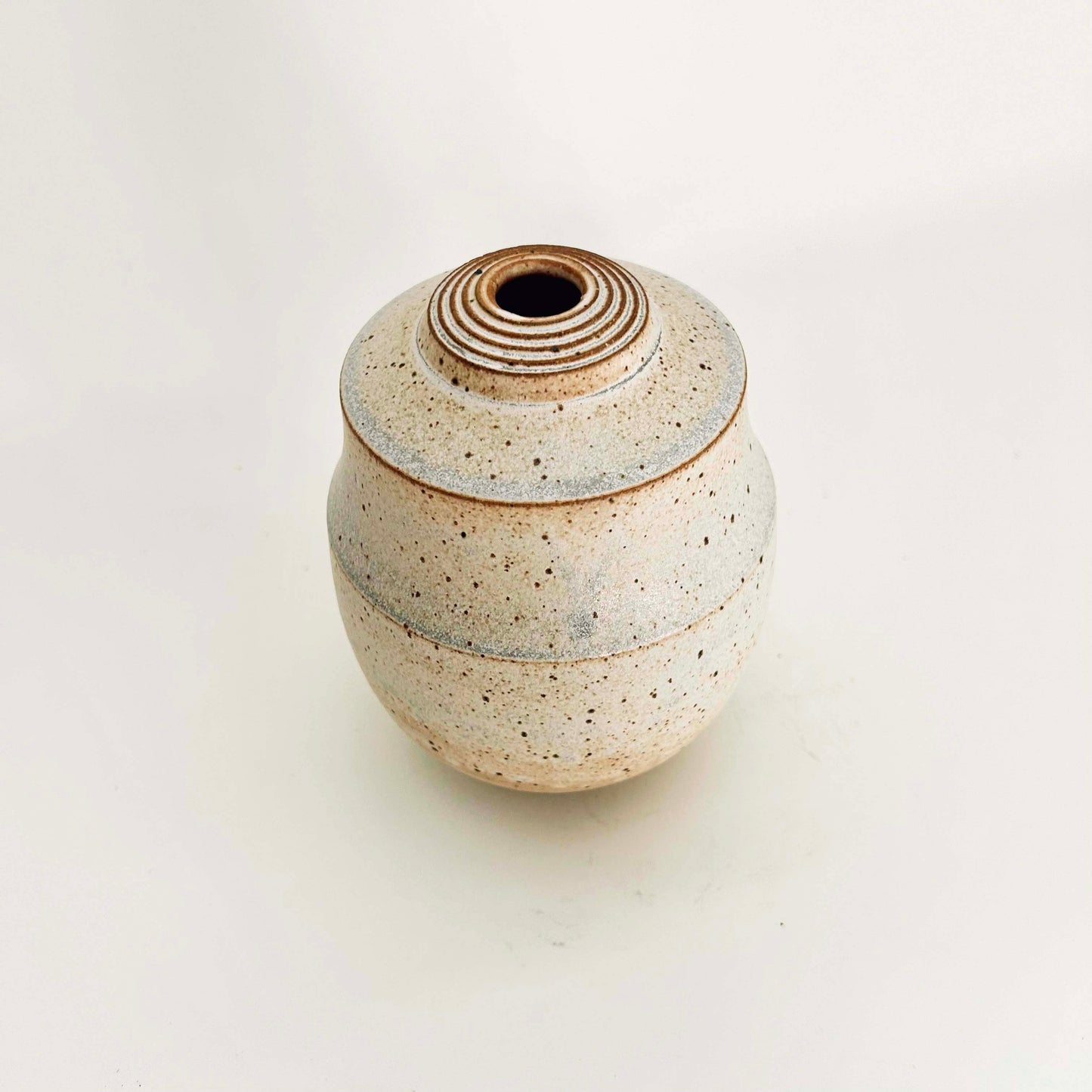 Textured Collared Vase in Cotton White