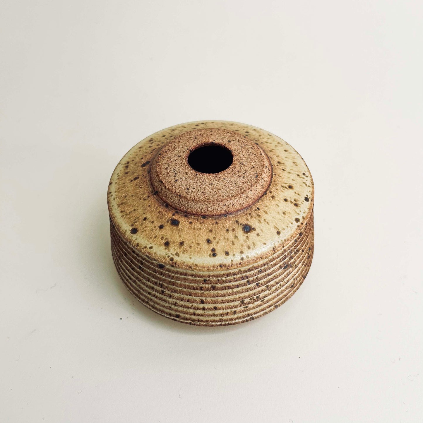 Small, Collared Ribbed Vase in Yellow Salt
