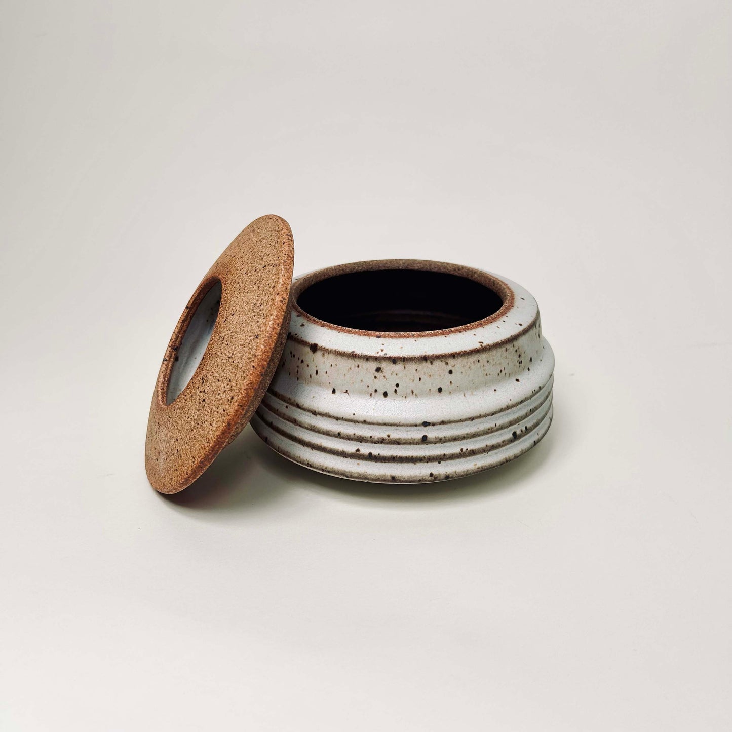 Ribbed Cylindrical Lidded Vessel in Matte White