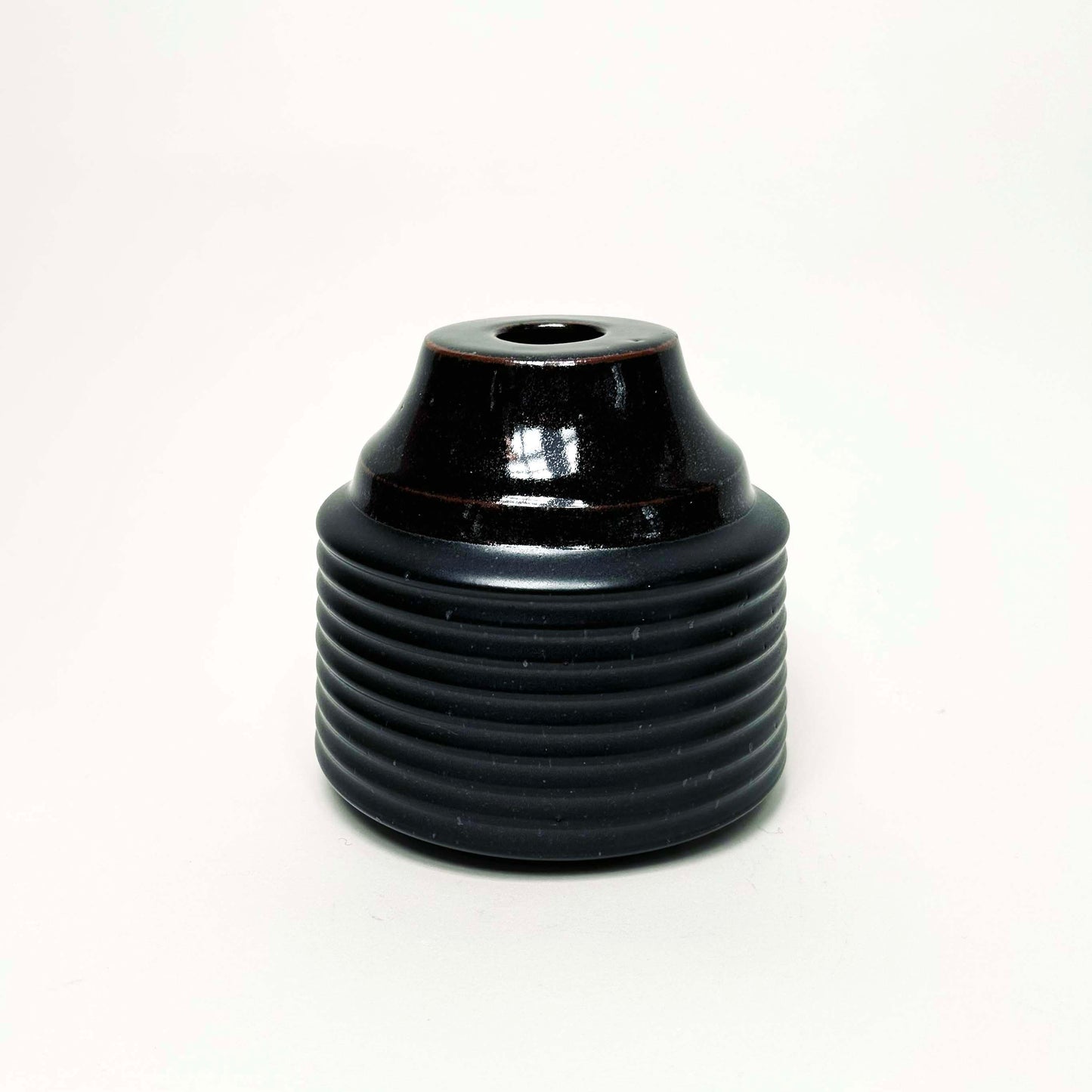 Cylindrical Ribbed Vase in Satin Black, No.3