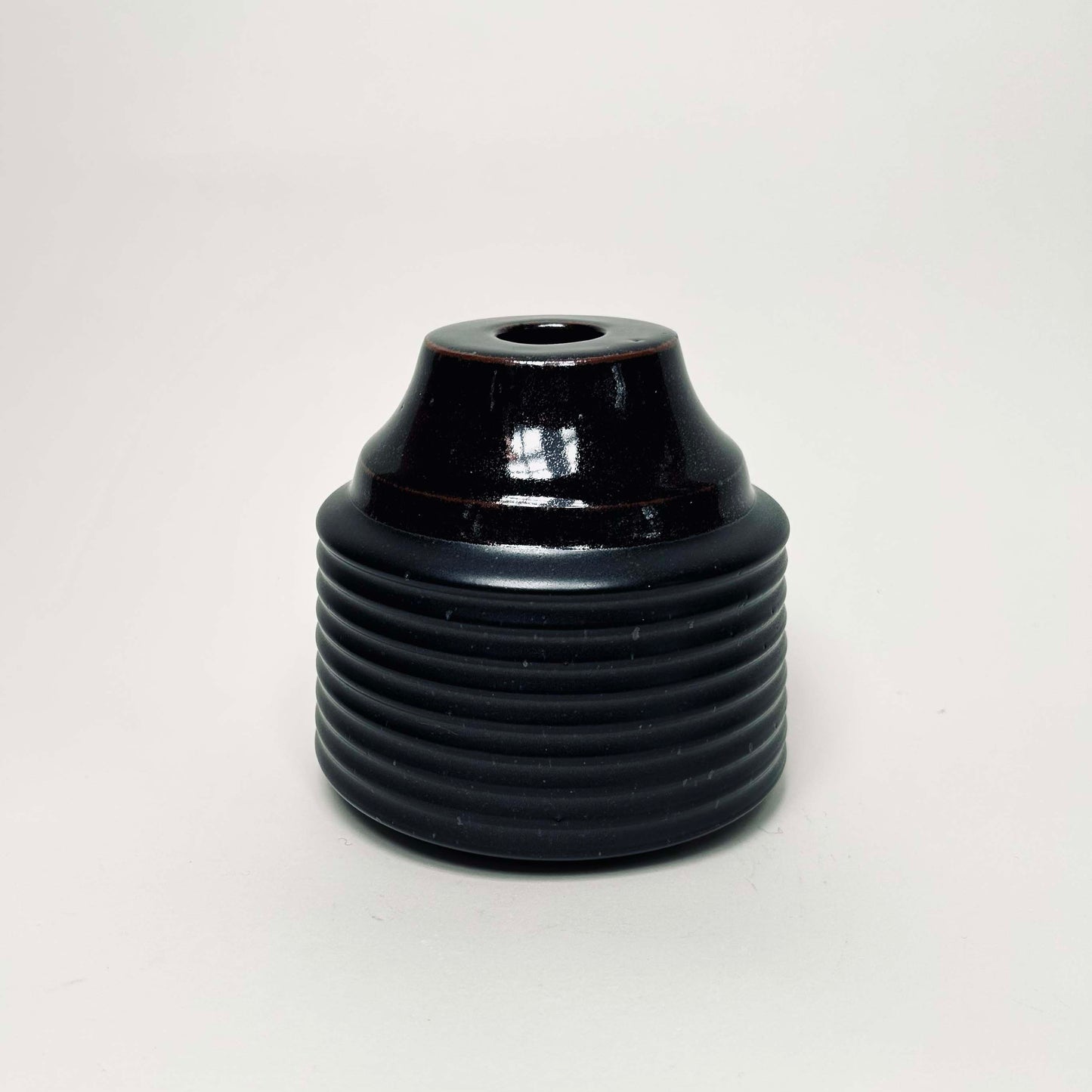 Cylindrical Ribbed Vase in Satin Black, No.3