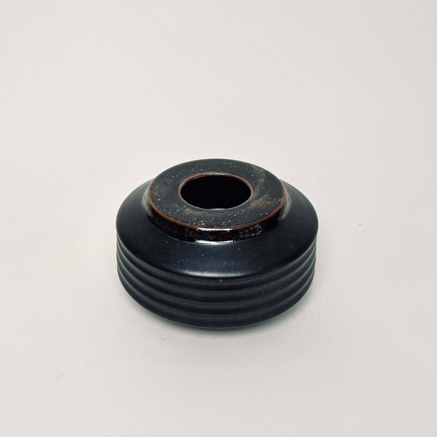 Small, Collared Ribbed Vase in Satin Black/Oil Spot