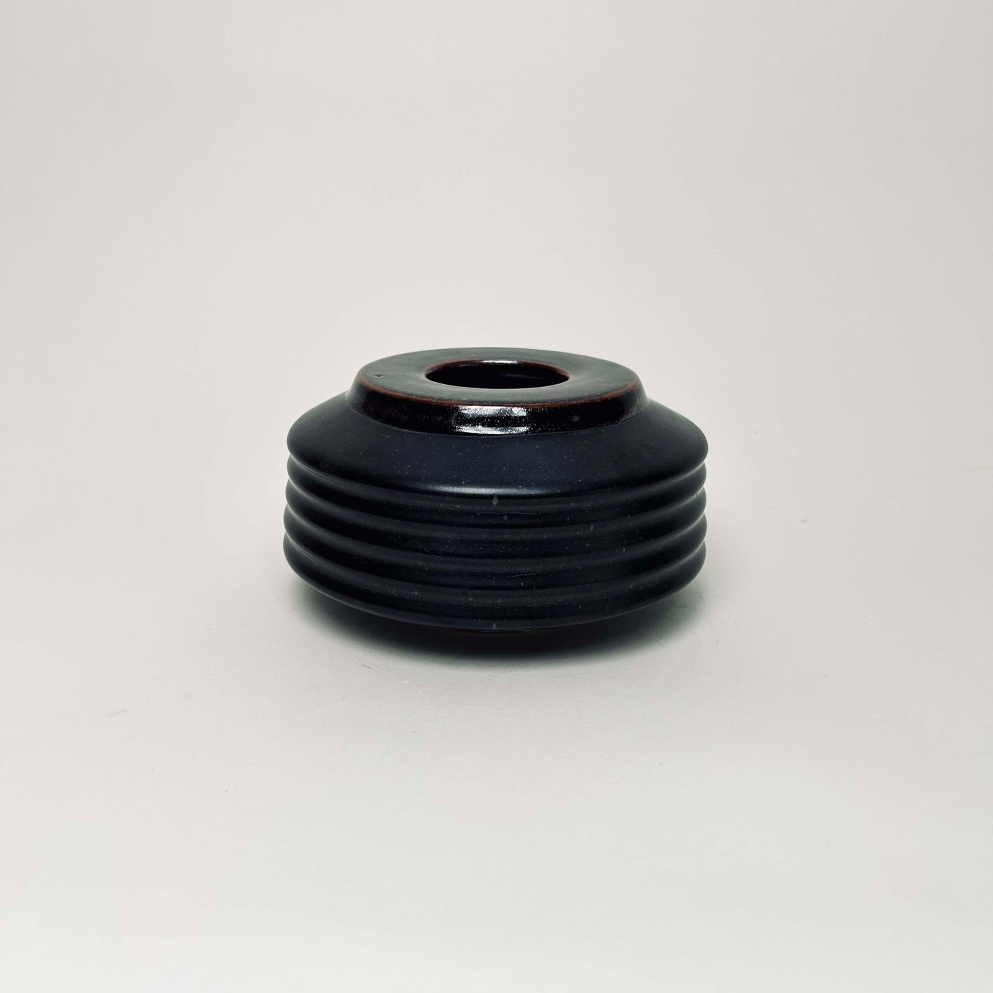 Small, Collared Ribbed Vase in Satin Black/Oil Spot