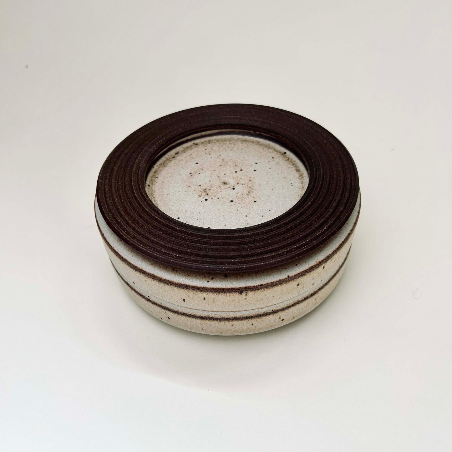 Wide, Cylindrical Vessel w/ Linear Textured Lid in Mocha Creme