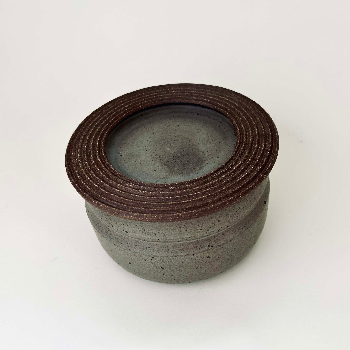 Wide Vessel w/ Textured Lid in Greige
