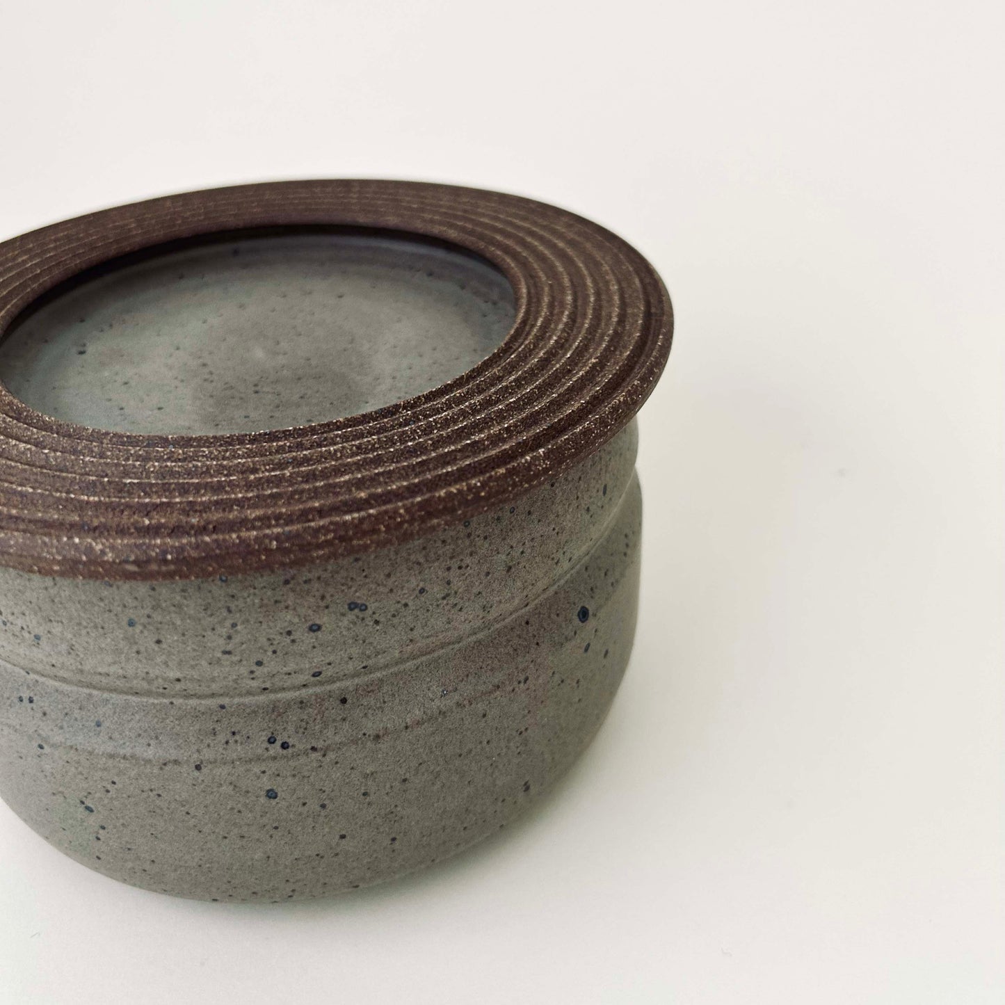 Wide Vessel w/ Textured Lid in Greige