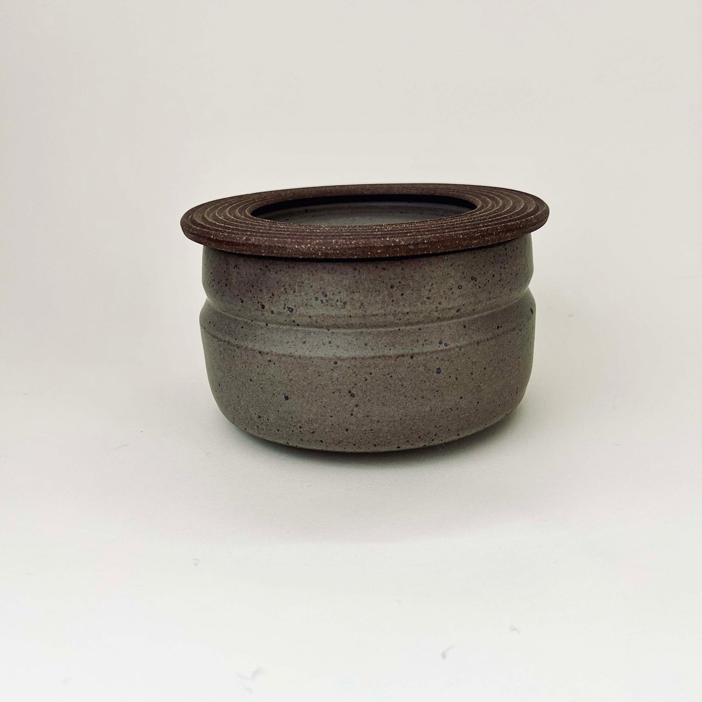 Wide Vessel w/ Textured Lid in Greige