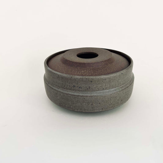 Wide Angular Lidded Vessel in Griege